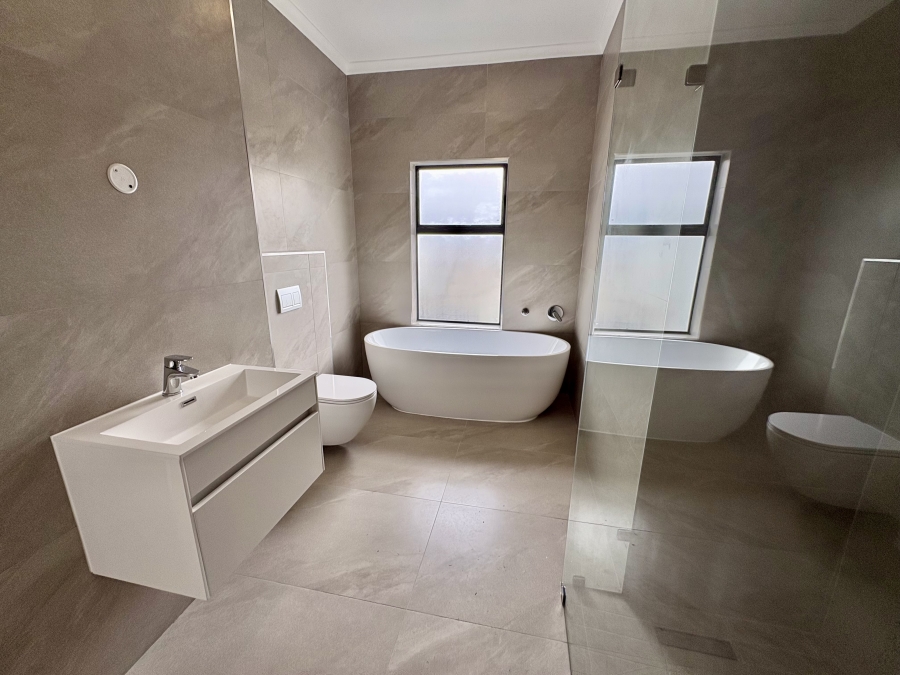 4 Bedroom Property for Sale in Sandown Western Cape